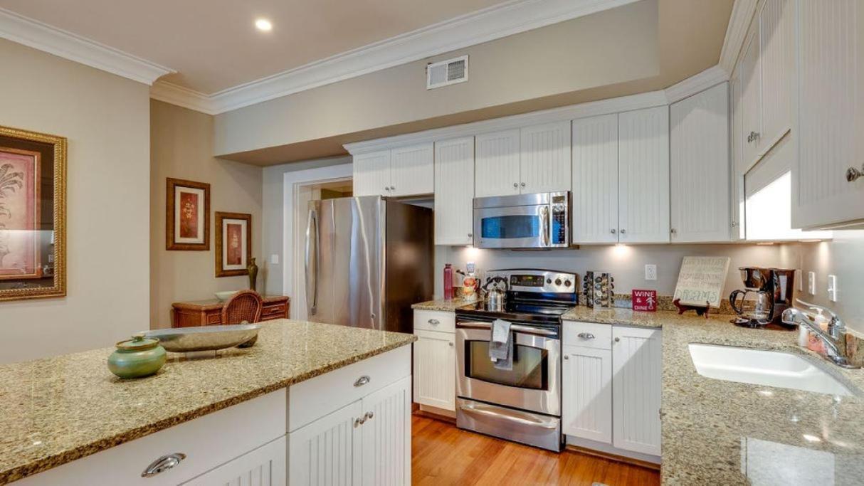 201 York #3 - Homey Downtown 2 Bedroom Steps From The River Савана Екстериор снимка