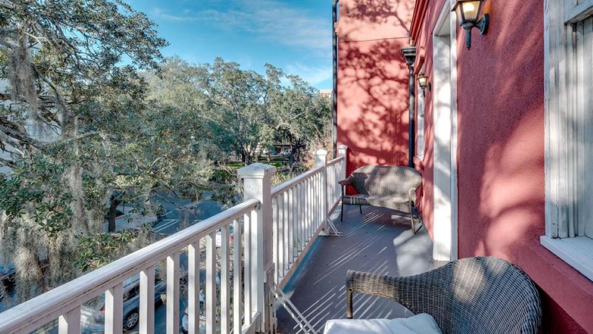 201 York #3 - Homey Downtown 2 Bedroom Steps From The River Савана Екстериор снимка