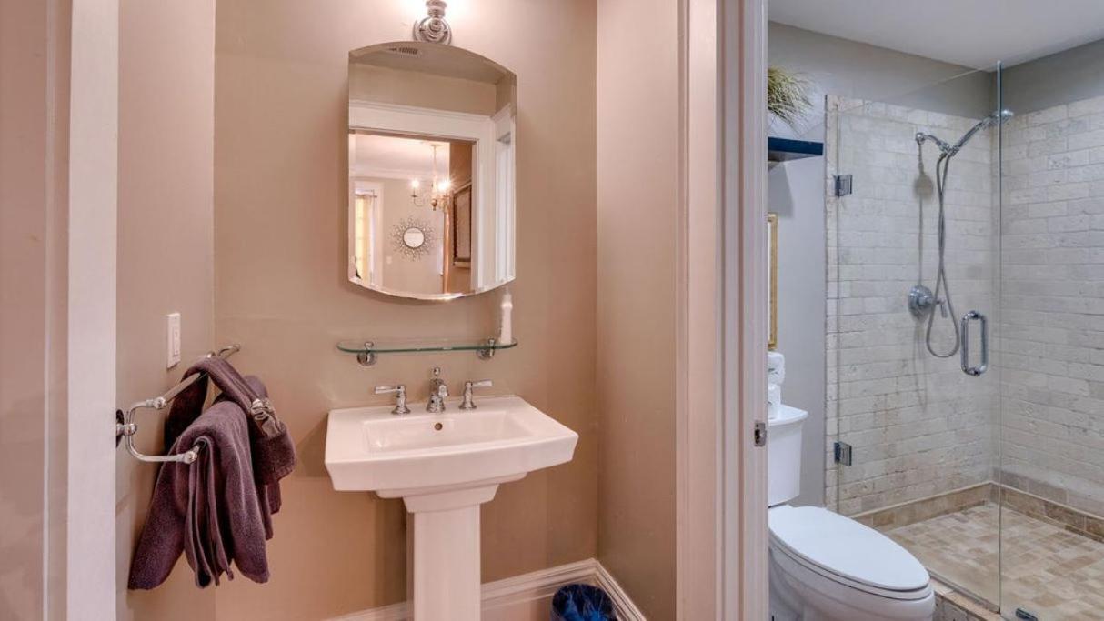 201 York #3 - Homey Downtown 2 Bedroom Steps From The River Савана Екстериор снимка