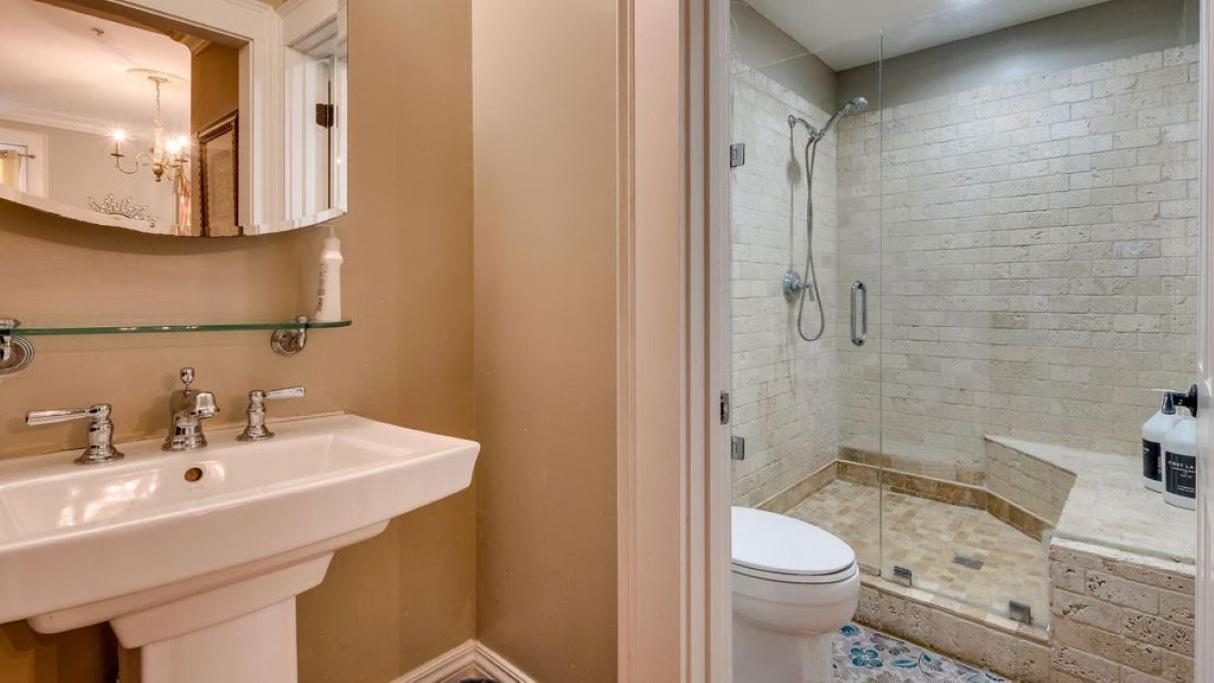 201 York #3 - Homey Downtown 2 Bedroom Steps From The River Савана Екстериор снимка